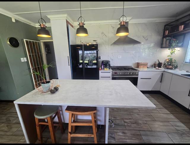 4 BEDROOM HOUSE FOR SALE IN THREE RIVERS